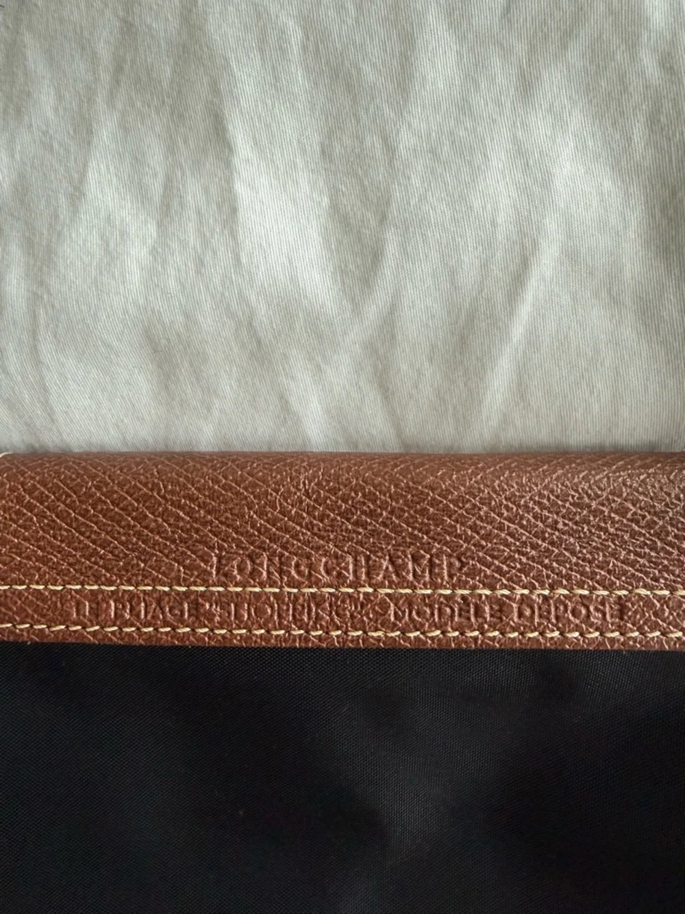 Classic Longchamp Le Pliage Black Tote in Medium - Picture 8 of 10